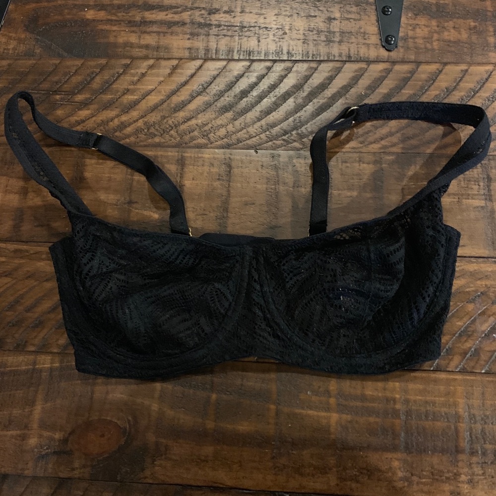 NEW Victoria’s Secret Very Sexy Unlined Bra 32DD